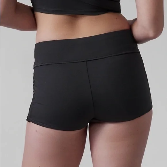 NWT Athleta Sand Sprint Short - Picture 2 of 5